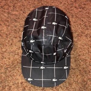 Supreme gator hat black with silver alligators. With supreme logo on left side.